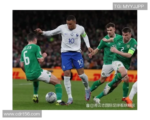 足球明星球员合照高清展现绿茵场上的风采与激情瞬间