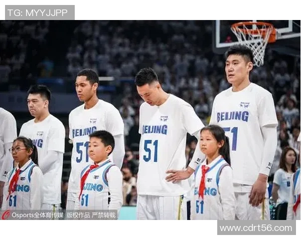 篮球明星意外离世引发全球哀悼球迷和同行纷纷致以悼念与追思